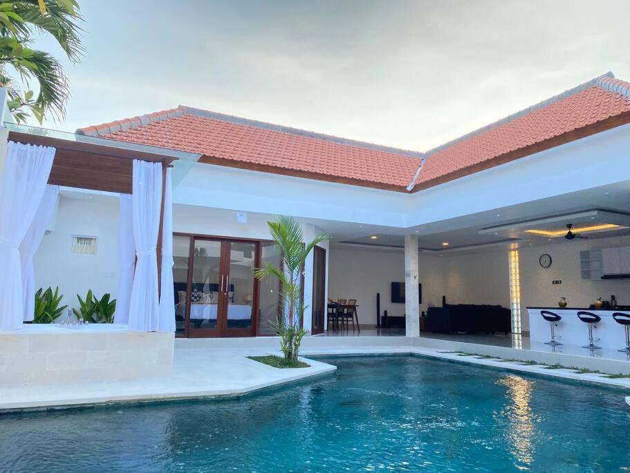 Villa Akmali Umalas 2Br With Private Pool & Jacuzzi Canggu Exteriér fotografie