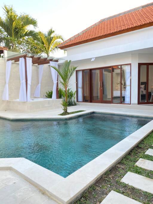 Villa Akmali Umalas 2Br With Private Pool & Jacuzzi Canggu Exteriér fotografie